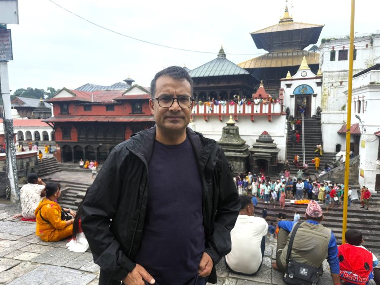 देउता खोज्यो ढुङ्गा मिल्छ